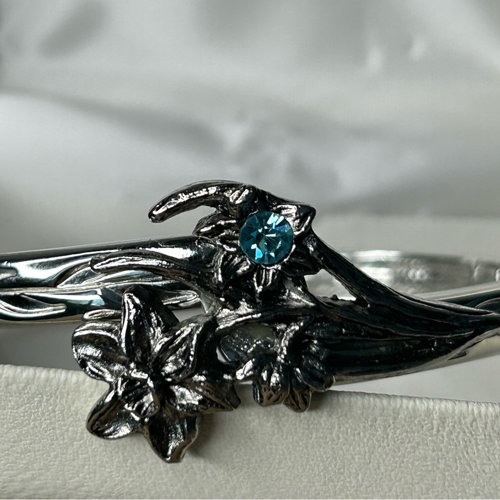 Lenox Flower of the Month Bracelet with Jewel March Jonquil
